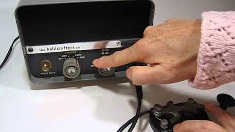HALLICRAFTERS HA-1 T O KEYER Morse Code in action