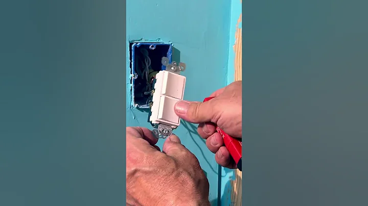 Wire a Double Switch In 60 Seconds! #elecrical #wiring #tipsandtricks