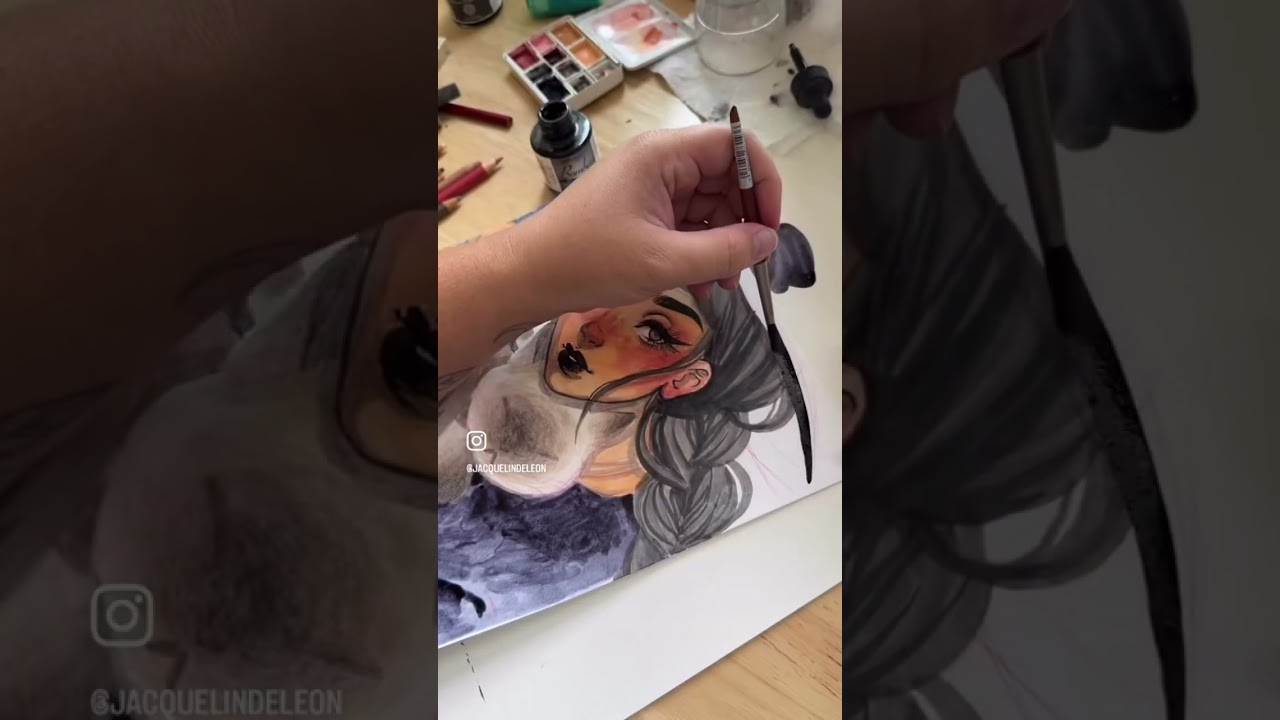 Это Айви и её кот По. Они переезжают в город, чтобы стать учениками Сильвии. 