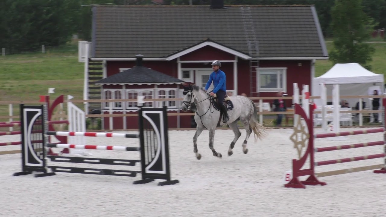Kuosmanen Antti & Whizzer 110cm @ Riding Club Solbacka 21.6.2018