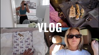 Vlog Lots Of Yoga, Food Nights Out On Pb