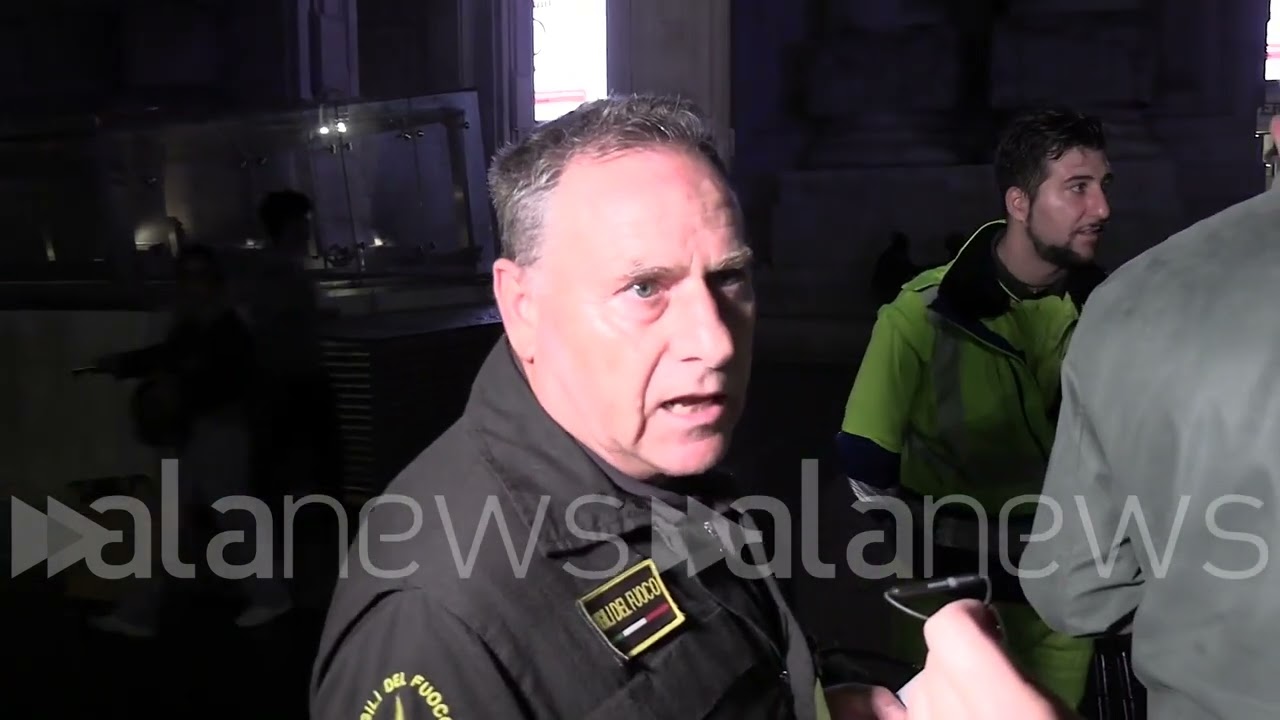 Uomo si arrampica su impalcatura in stazione Centrale a Milano: salvato dai Vigili del Fuoco