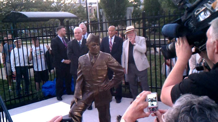 2015 Band of brothers UNCLE BABE HEFFRON STATUE