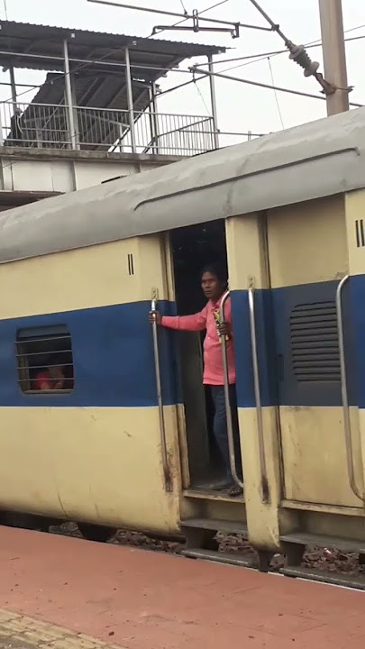Rail gadi khakakha #santhalivideo #bugibadizvlog