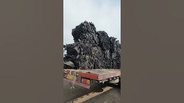 GMT fiber brick pallet raw material car interior is being unloaded