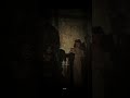 مغرمة بشعره الاسود