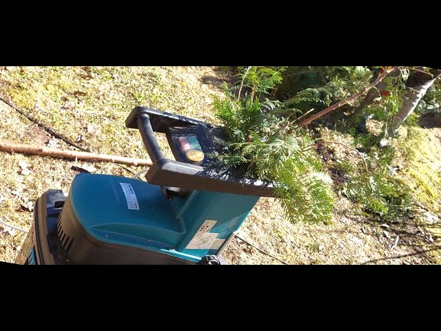 Makita Electric Garden Shredder in Action - YouTube