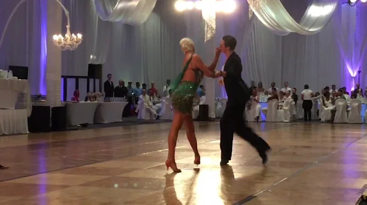 JIVE SHOWDANCE in Cancun Nicholas Stevens and Ashl...