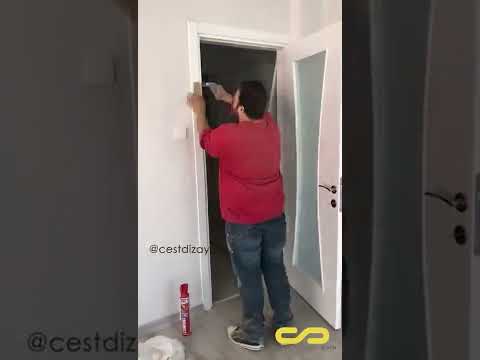Video: Bir kapı menteşelere nasıl asılır?