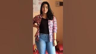 Bisa tebak ukuran celana jeans aku ga ? 🤪