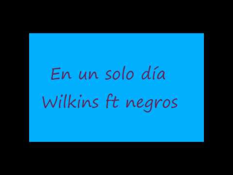 Watch the video for En un solo dia (feat. Negros)