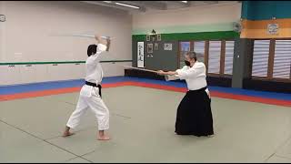 ไอคิโด aikido บันทึกการฝึกดาบ aikiken ที่ช่วยพัฒนาทักษะการวางโครงสร้างท่าทาง จังหวะ และตำแหน่งที่ยืน