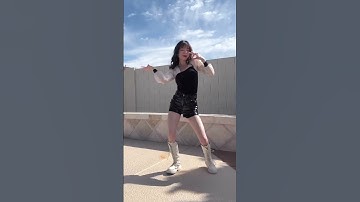Thumbnail of JISOO - ‘FLOWER (꽃)’ Mirrored Dance Cover | Karina Balcerzak