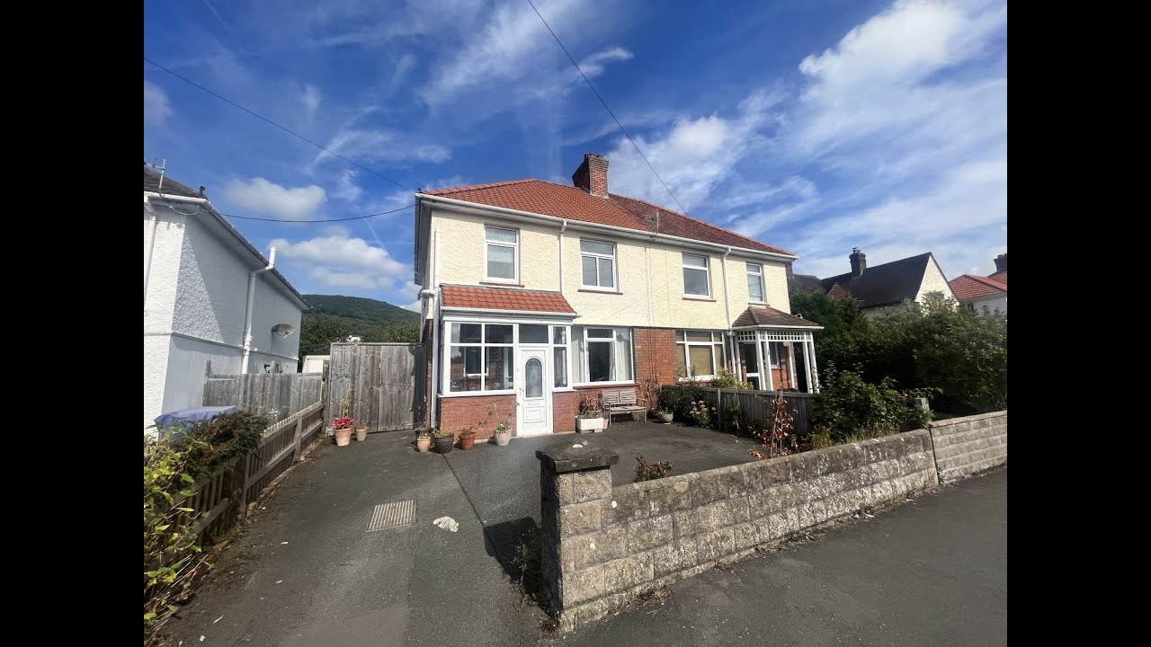 Video Tour of 77 Park Crescent, Abergavenny. YouTube