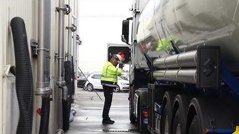 Spitzer Silo-Fahrzeuge: loading and unloading procedure of a tipping Silo semitrailer SK 2760 CAL