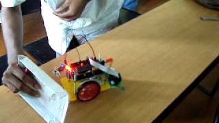 obstacle avoider robot @ iiserk workshop