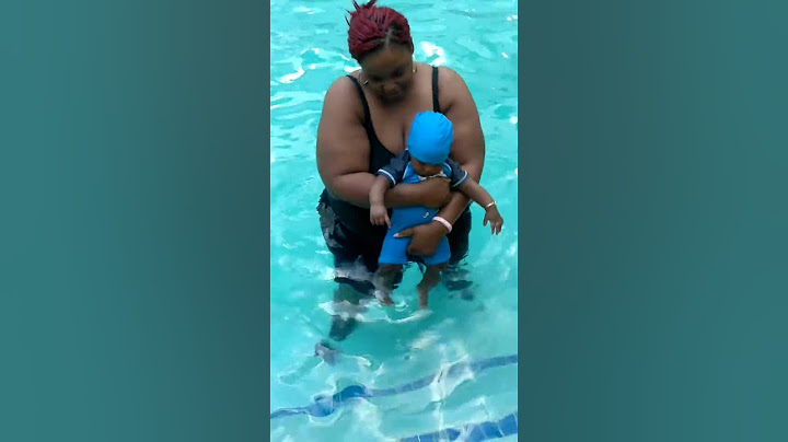 Baby Noah first time in swimming pool