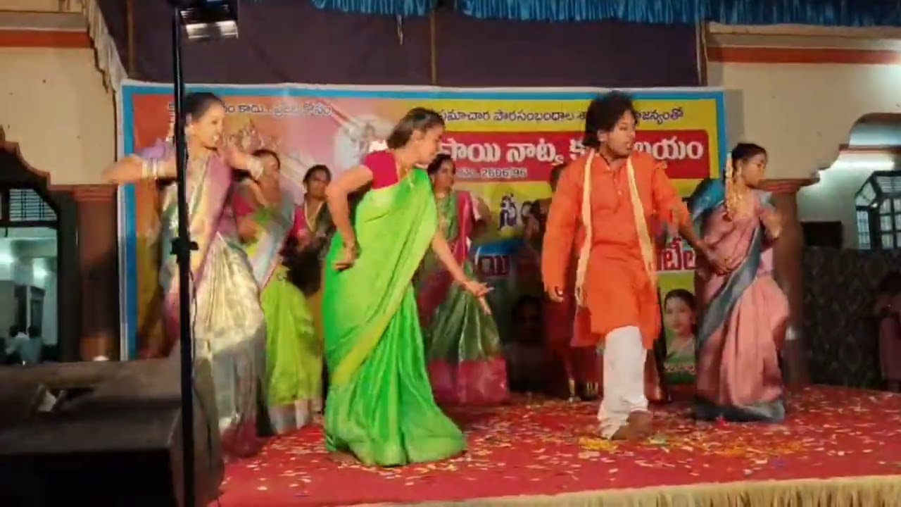 Sankranthi vachindhe thummedha song with sisters of betalian group.