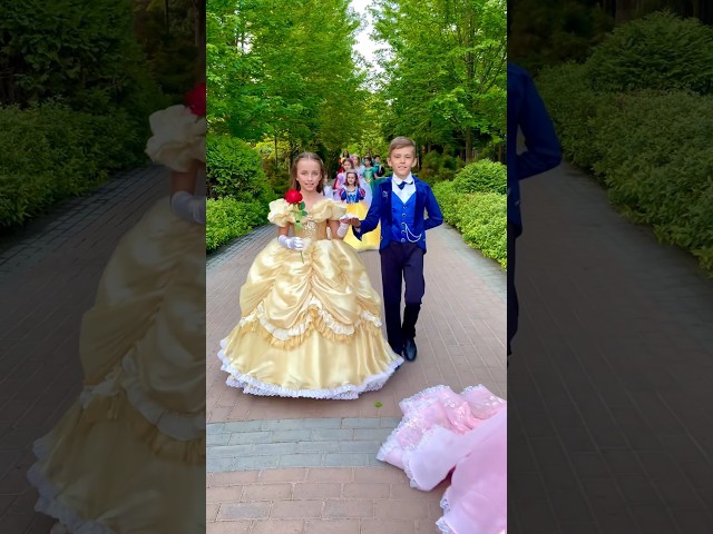 Princess Parade😍#disneyprincess #cosplay #disneycosplay #cinderella #beautyandthebeast #rapunzel class=