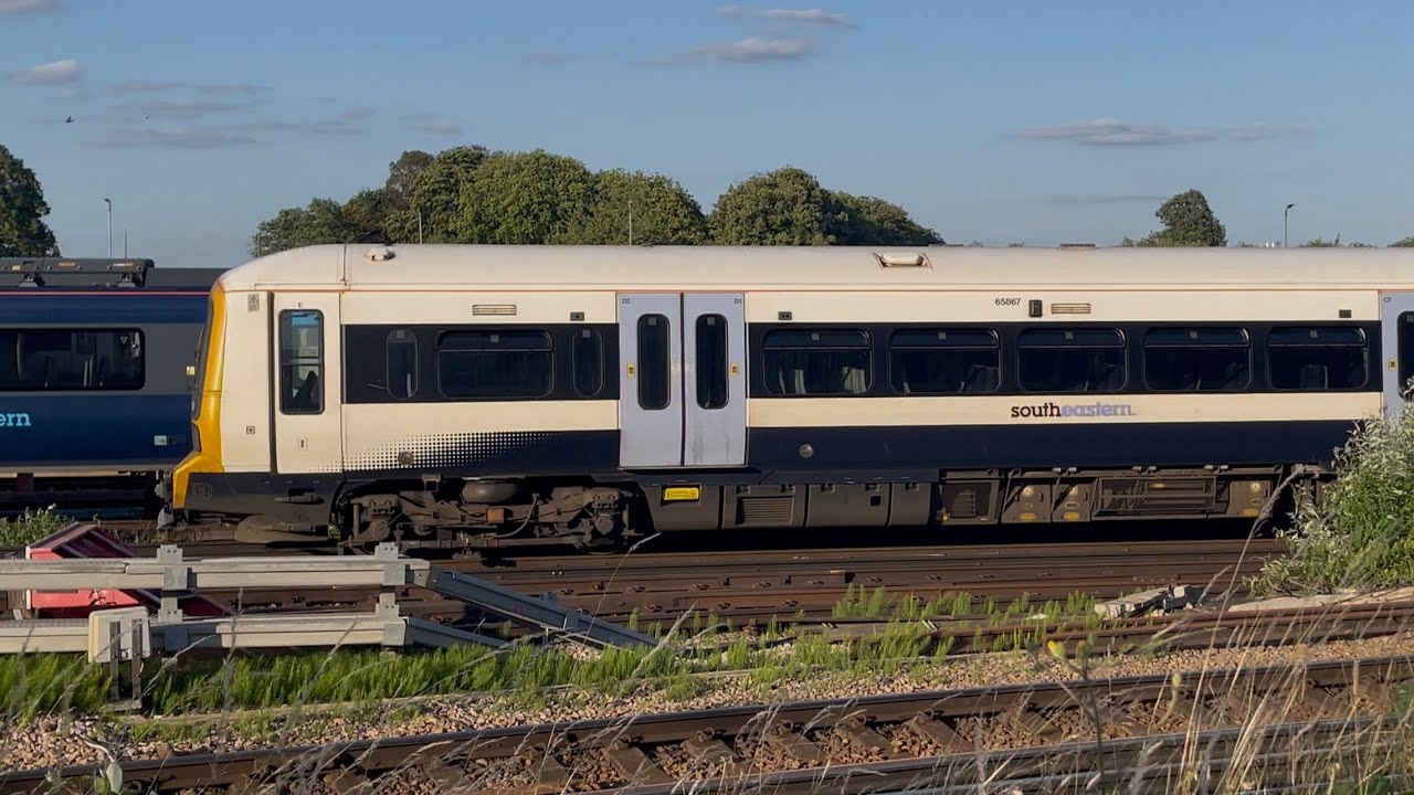 Trains at Slade Green Depot ( Southeastern and Thameslink )