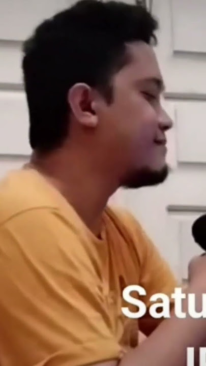 lupakan semua, problema yang ada, berikanlah aku satu senyum saja #cover