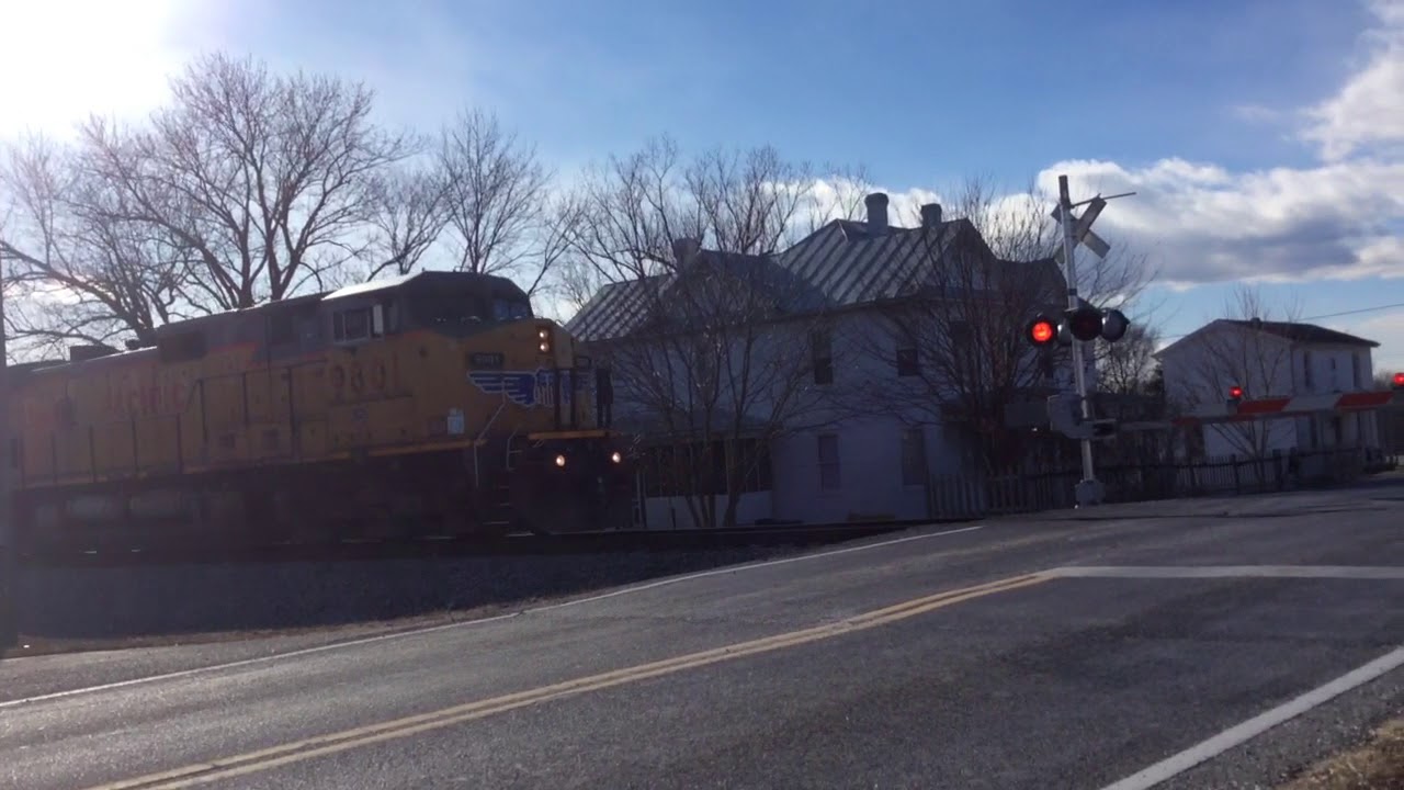 NS 781 at Crimora, VA with all UP power!