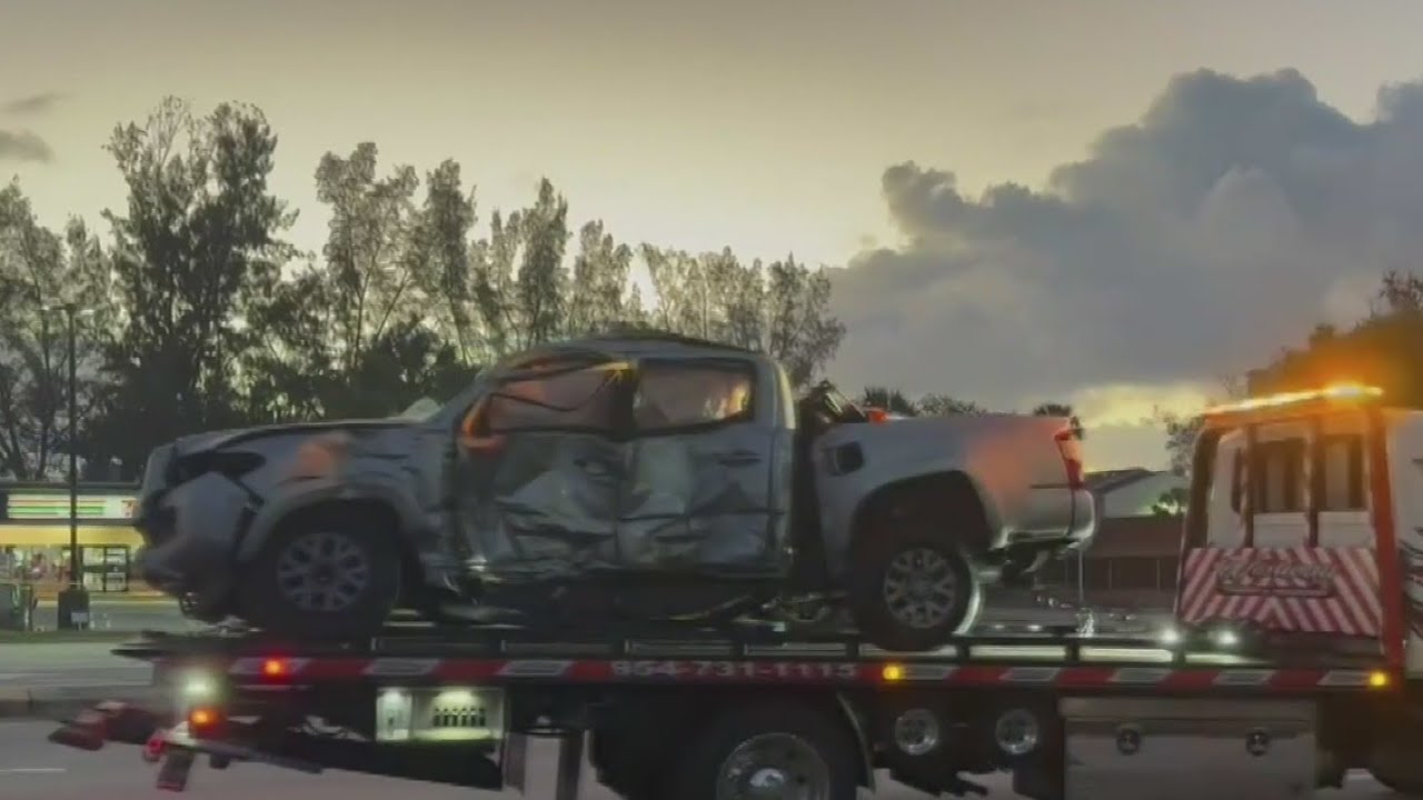Broward Sheriff’s deputy, two others injured in violent crash - YouTube
