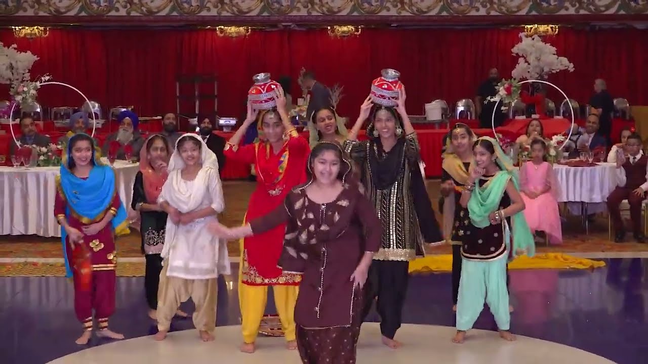 Chirriyan Da Chamba Giddha & Bhangra Performance