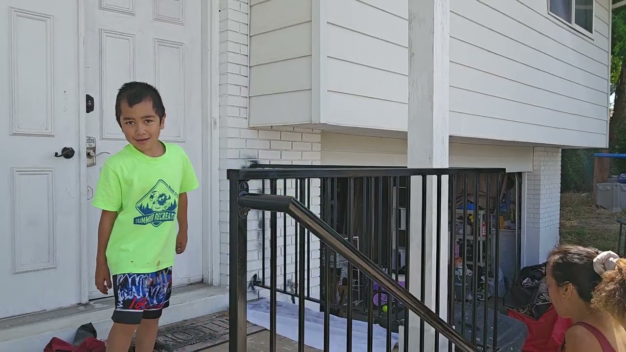 Easy way to spray paint the railing