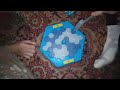 Играем в настольного пингвина на на стаканы с хорошим и плохим содержимым.