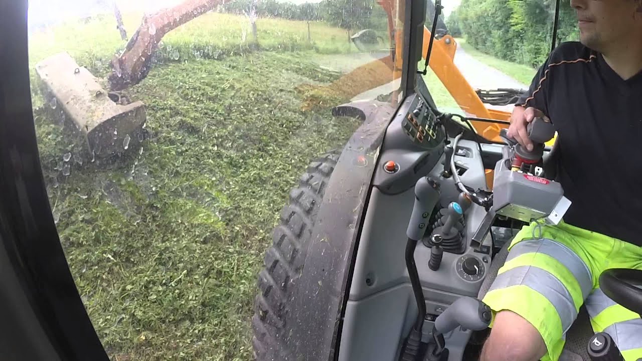 Fauchage Valtra N101 + optima NOREMAT