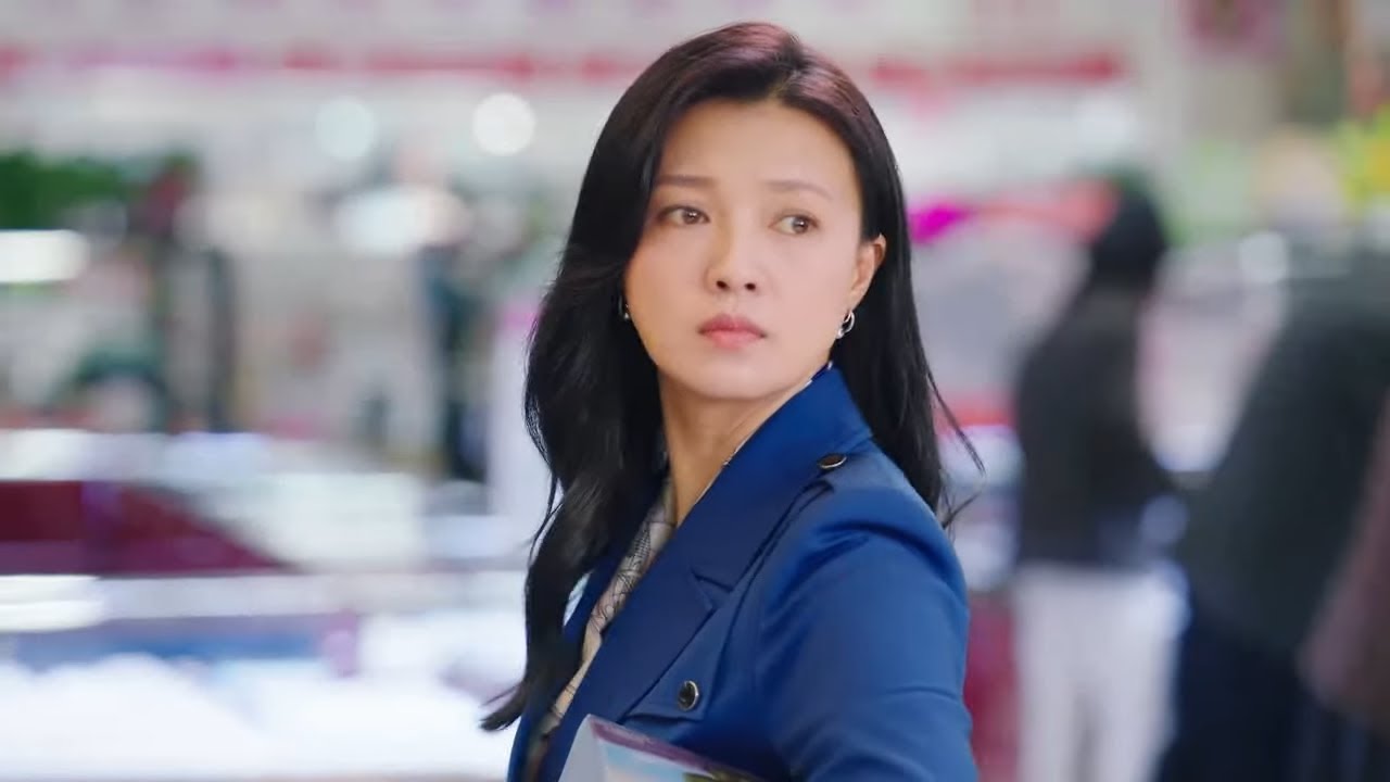 總裁逛商場竟再遇當年初戀，得知她已是寡婦多年，再也抑制不住淚水