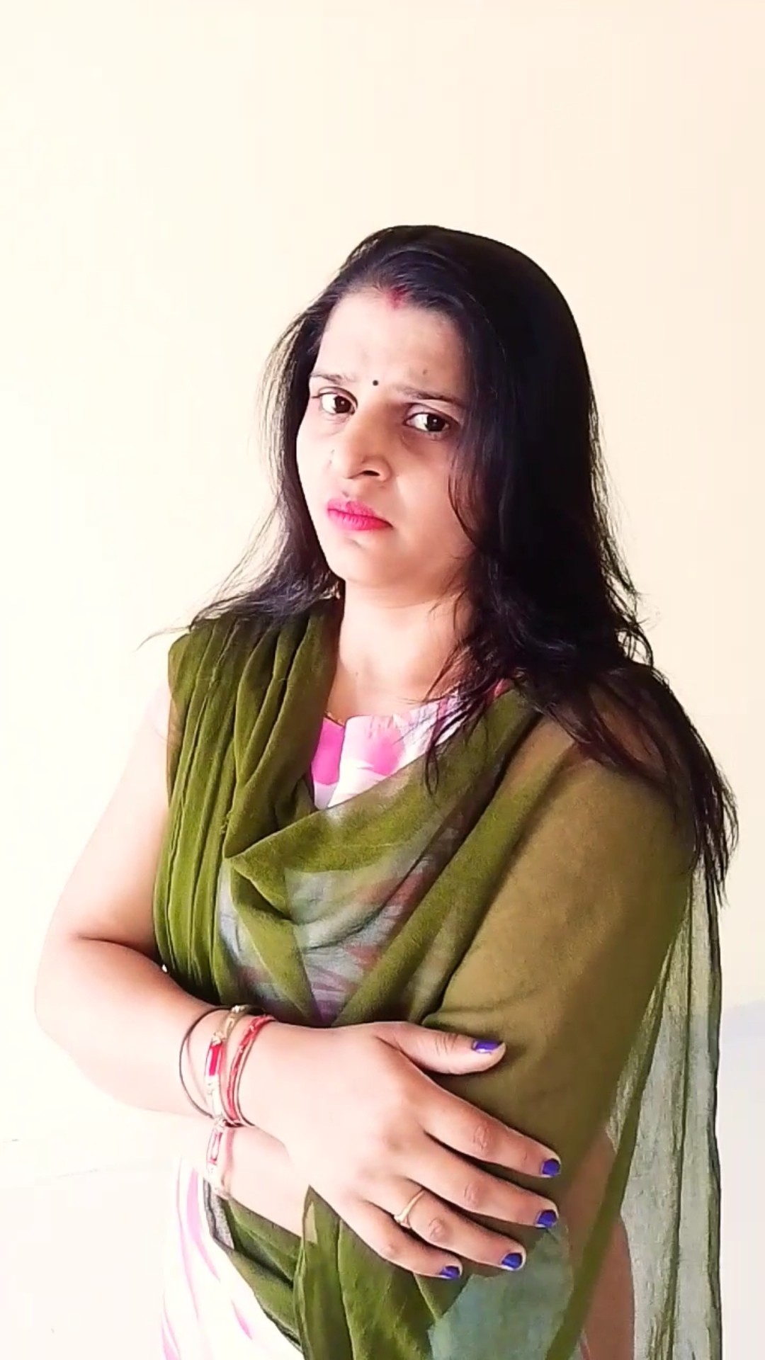 चलो नागिन डांस करते हो ?#comedyshorts #shorts #couplegoals #trandingshorts #husbanwifecomedy