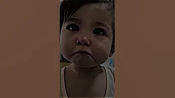 بنت صغيره تبكي 