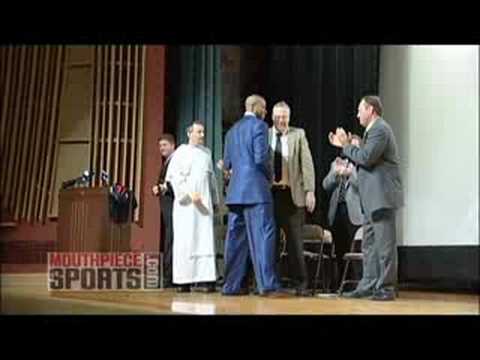 Corey Maggette Retires his Jersey at Fenwick High ...