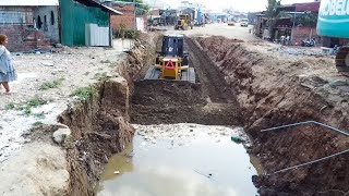 An Old Video With Nice Working Place And Amazing Working Bulldozer And Team Equipments
