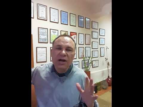 Ведущие голых новостей раздеваются перед зрителями в прямом эфире