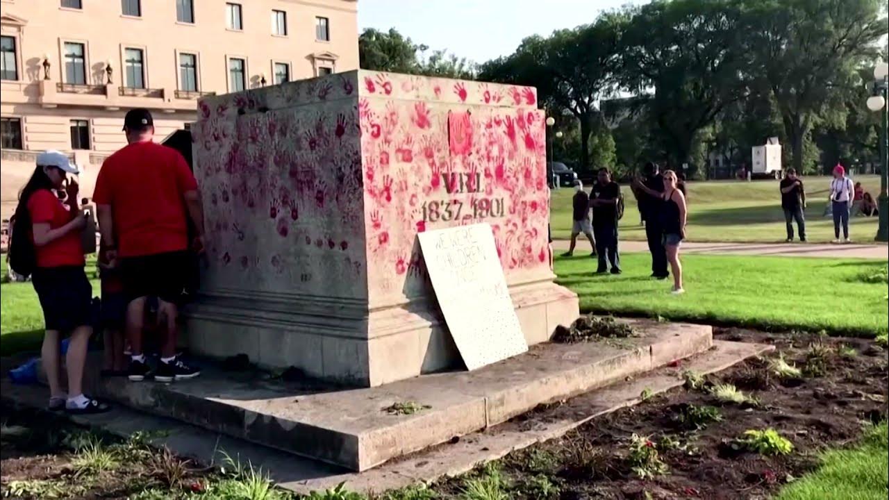 Statues of Queen Victoria, Queen Elizabeth toppled in Canada YouTube