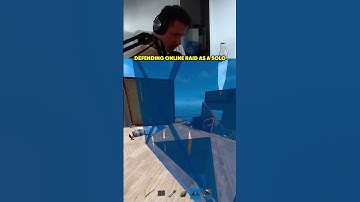 Defending a ONLINE RAID as a SOLO 😳 #xkevv #rust #shorts