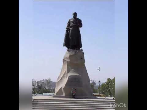 Памятник хабарову в хабаровске на вокзале фото