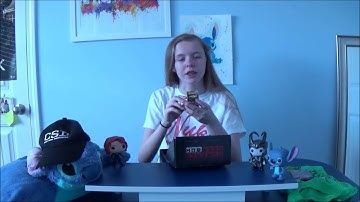 June Powered Geek Box unboxing video