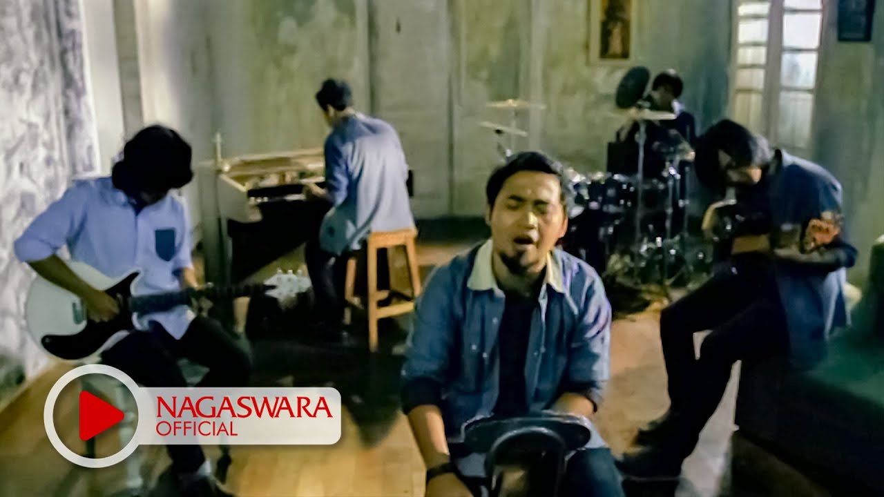 Hello   Di Antara Bintang Official Music Video NAGASWARA  music