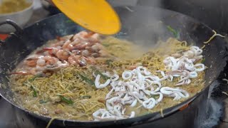 The Best Charcoal Fried Hokkien Mee in Singapore! Sold out everyday! Singapore Street Food