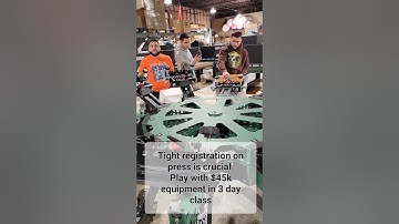 Screenprinting Multi color on white tshirts without a flash during 3 day pro Screenprinting class