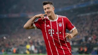 How To Play As A Striker - Robert Lewandowski Player Analysis