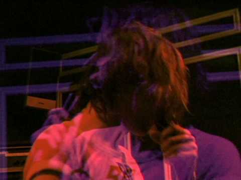 Ariel Pink's Haunted Graffiti, "Alisa" live