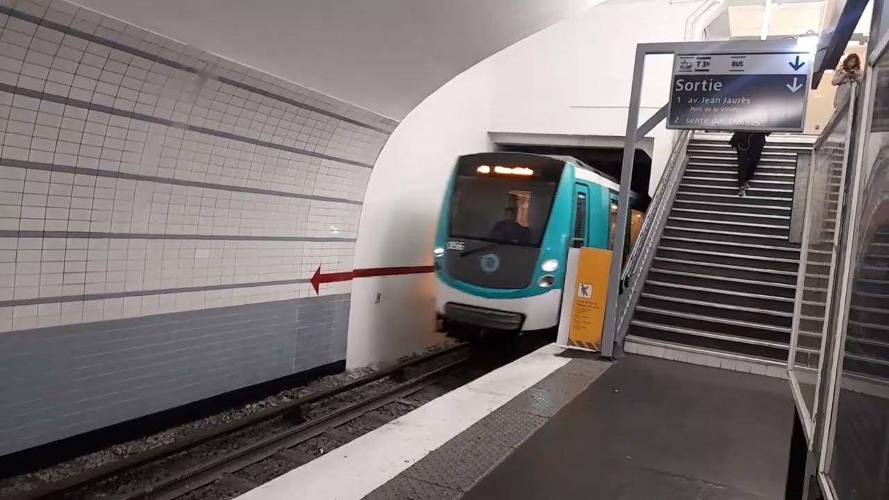 Métro ligne 5 à Porte de Pantin - MF 01