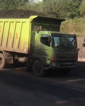 story WA truk hino 500 pengangkut batu bara