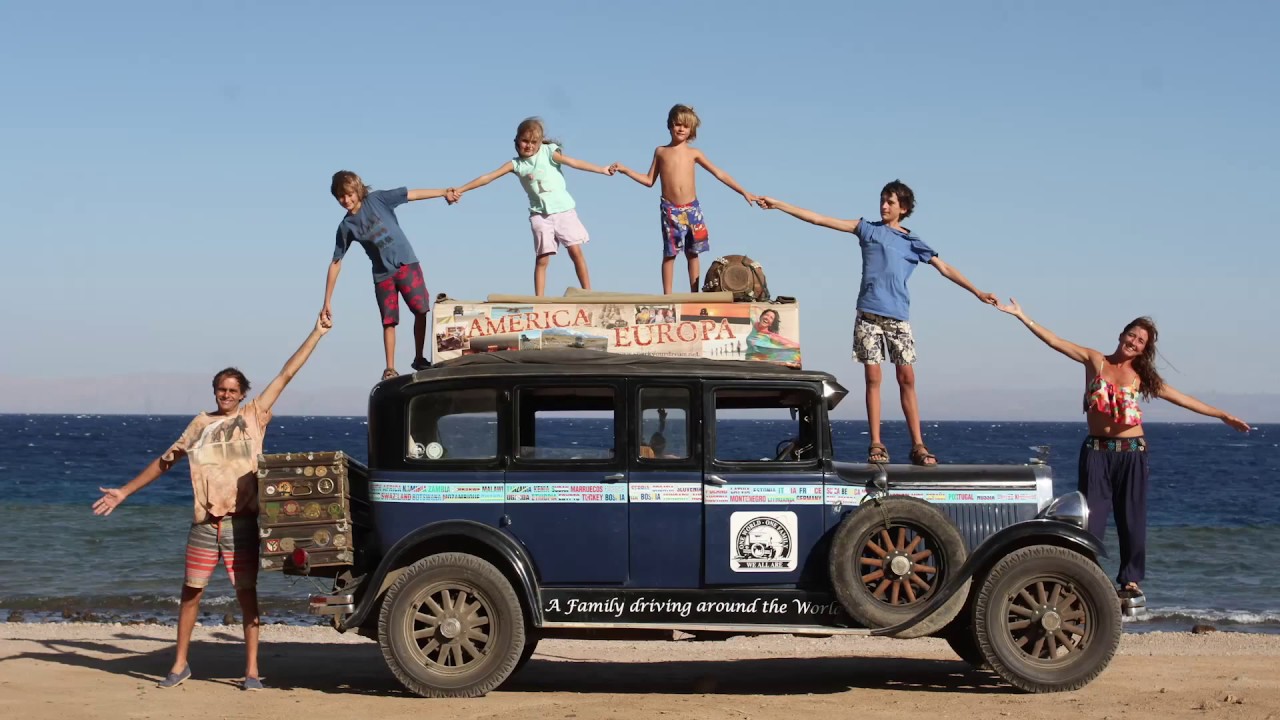 Los Zapp, la vuelta al mundo de 17 años de una familia viajera en un coche de 1928