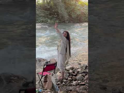   حس رهایی که تو طبیعت ادم پیدا میکنه قابل وصف نیست